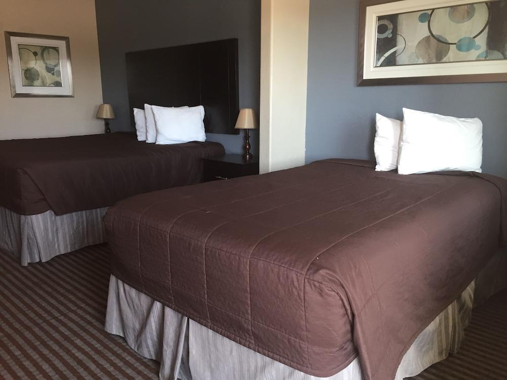 Atria Inn & Suites Three Rivers Екстер'єр фото