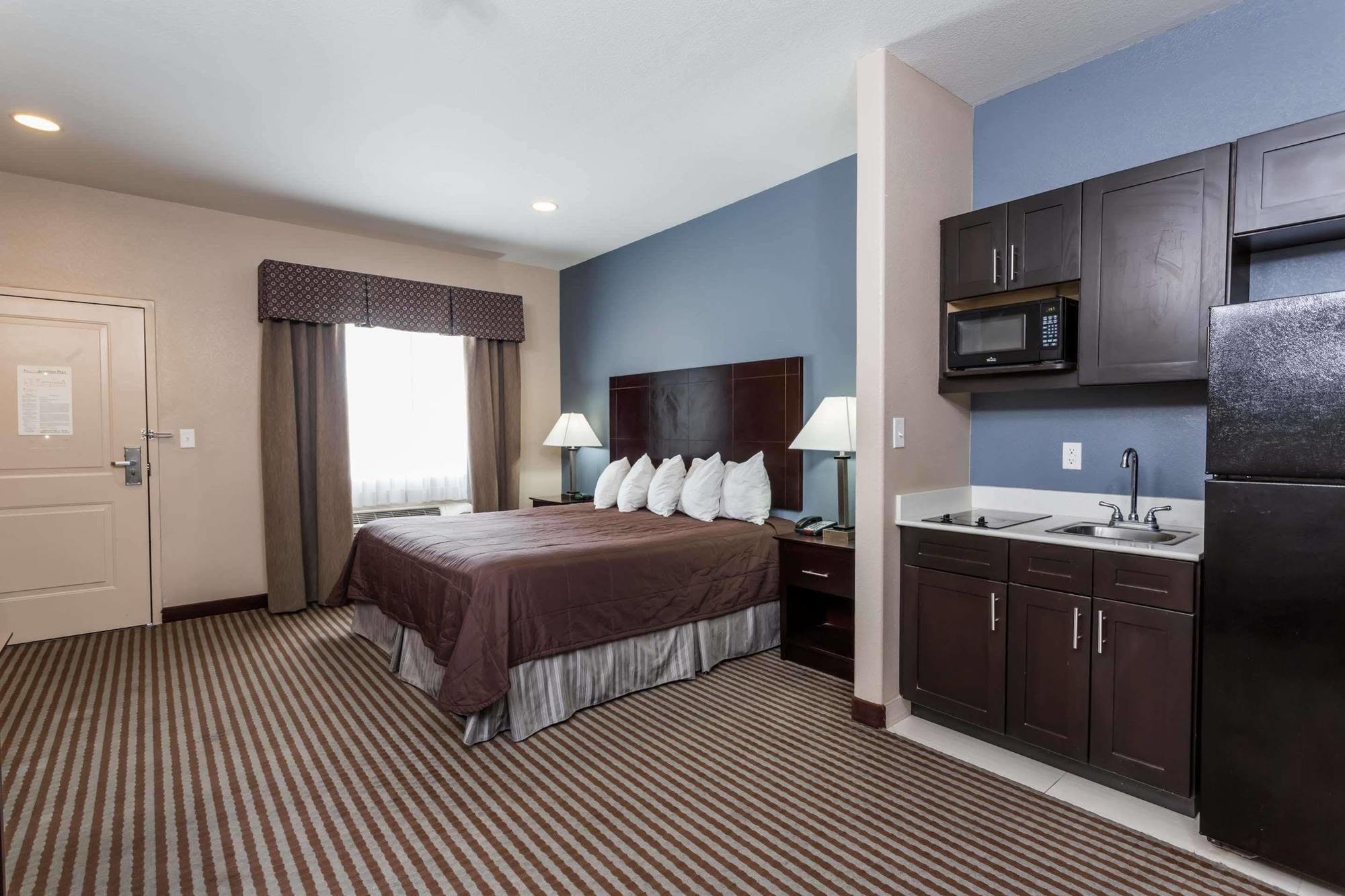 Atria Inn & Suites Three Rivers Екстер'єр фото