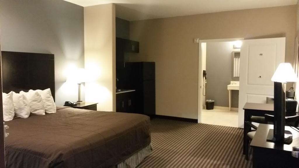 Atria Inn & Suites Three Rivers Екстер'єр фото