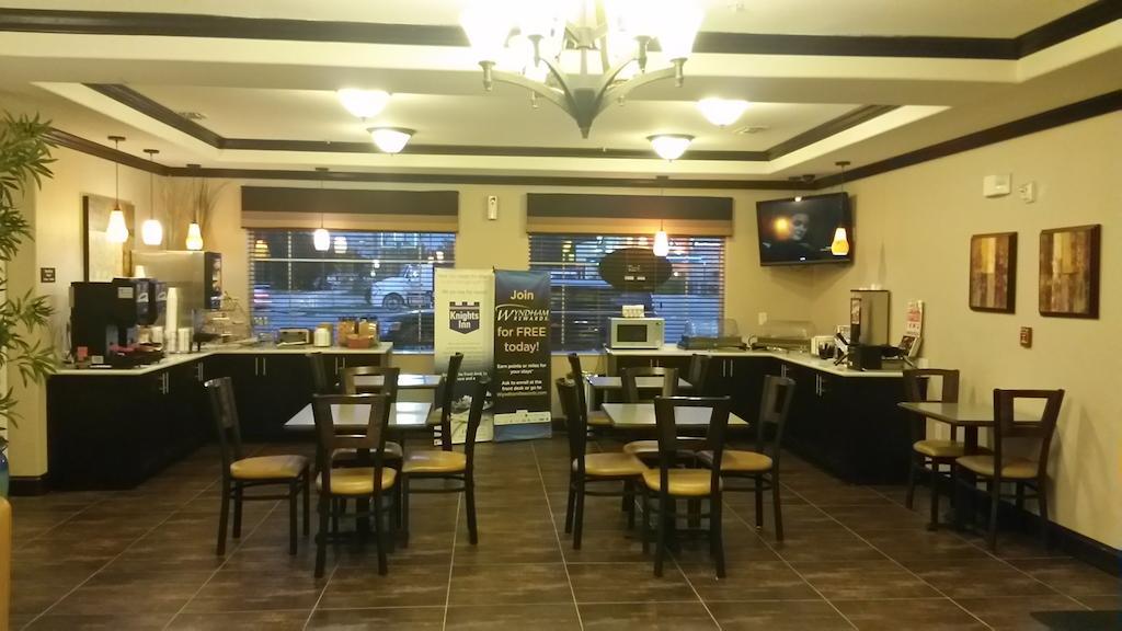 Atria Inn & Suites Three Rivers Екстер'єр фото